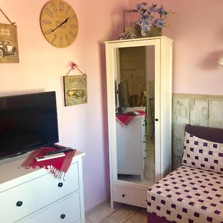 Cozy Luxury Top Centre